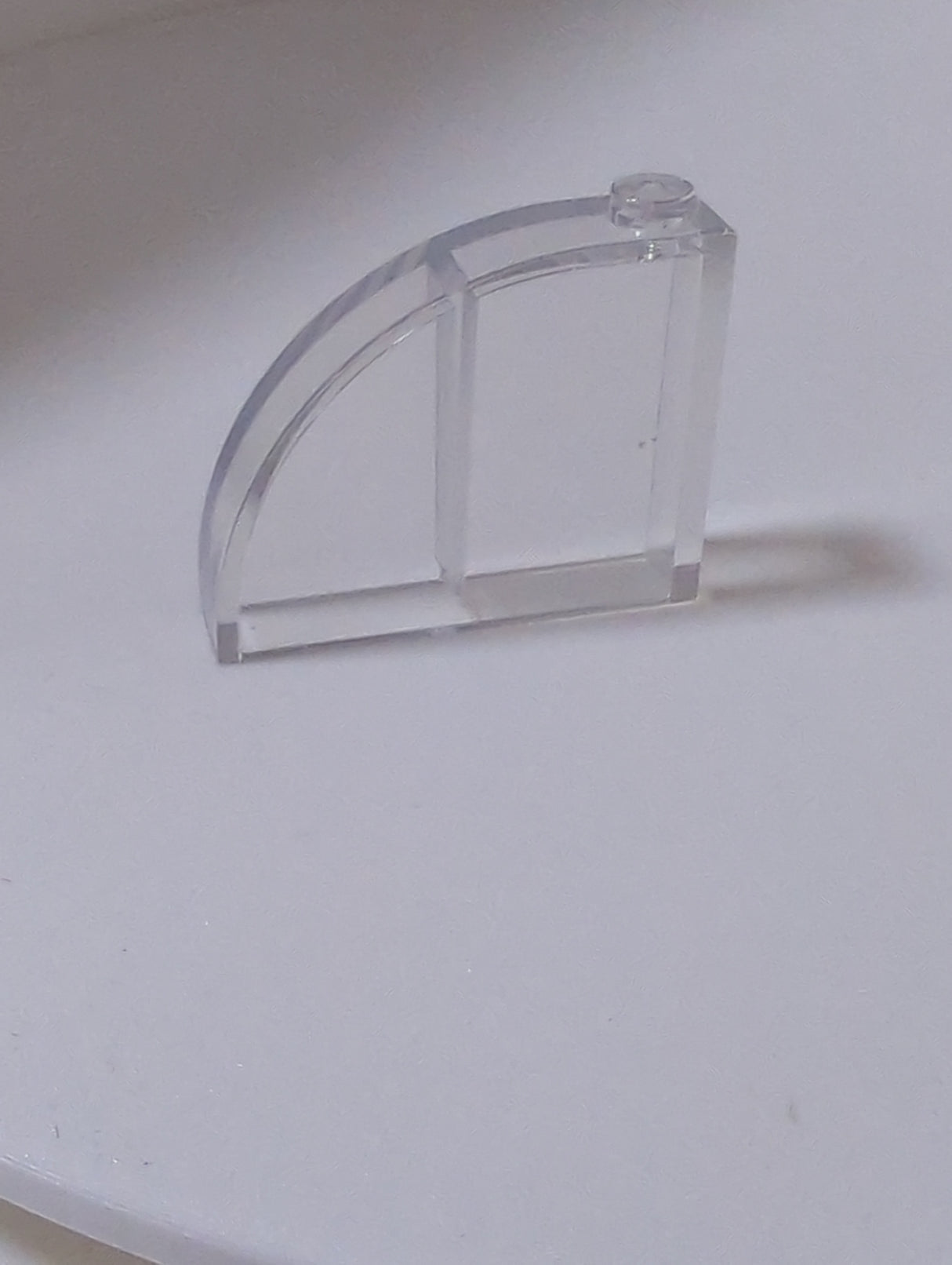 NEU Slope, Curved 4 x 1 x 2 2/3 with Stud transparent weiss trans-clear