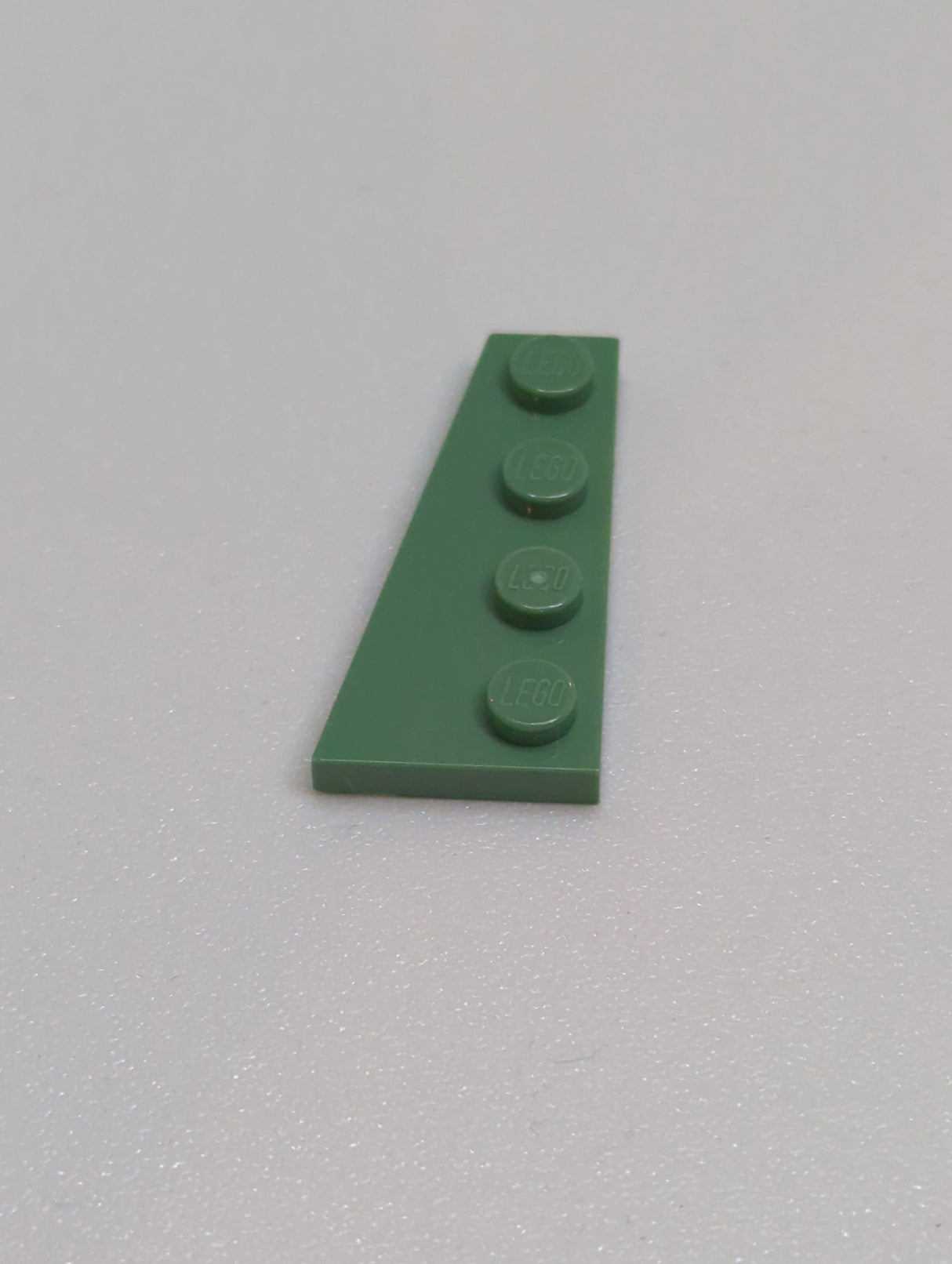 NEU Keil, Platte 4 x 2 links sandgrün