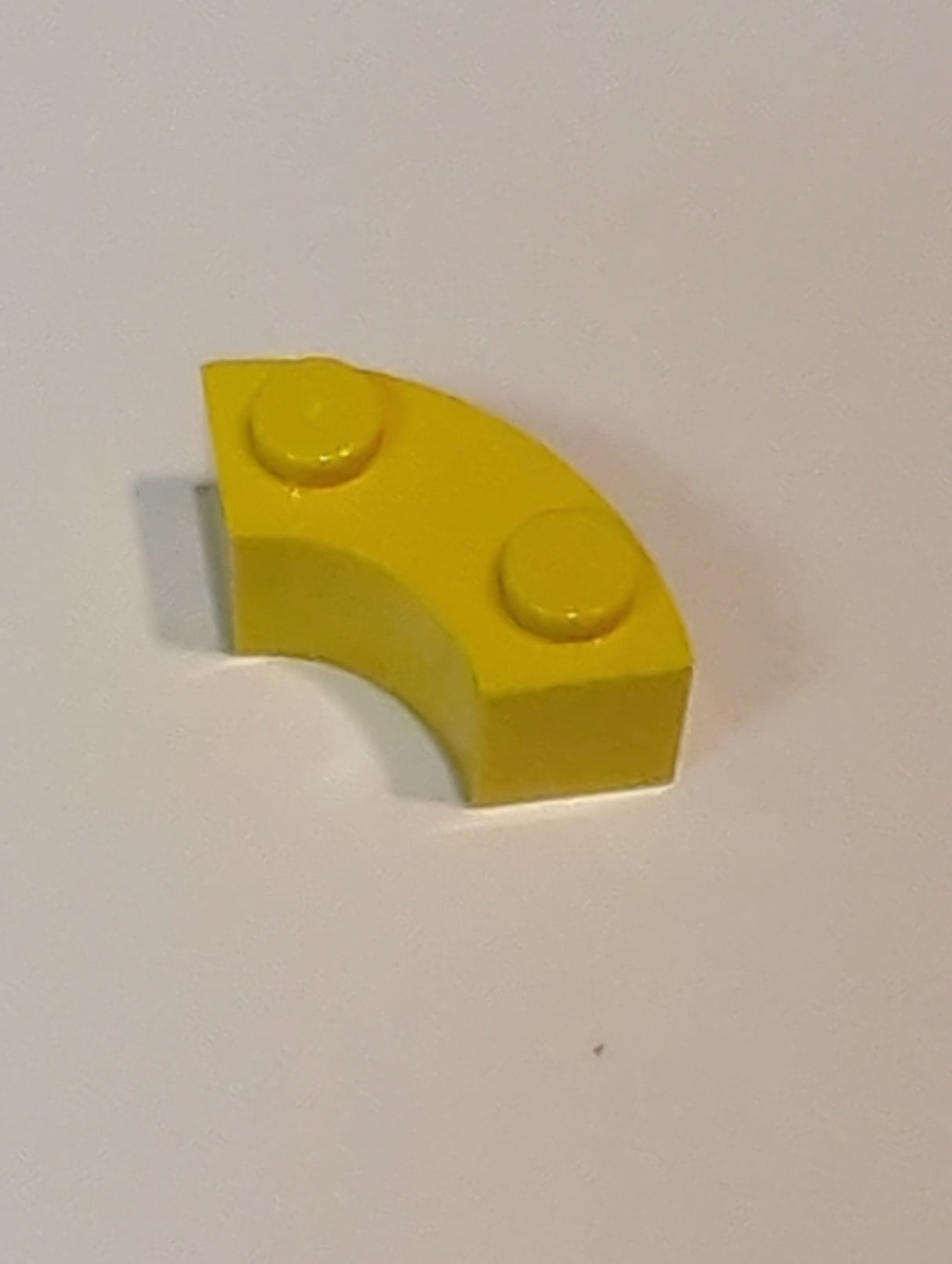 NEU Stein rund, Ecke 2 x 2 Macaroni mit Noppen Halter und verstärkter Unterseite, gelb