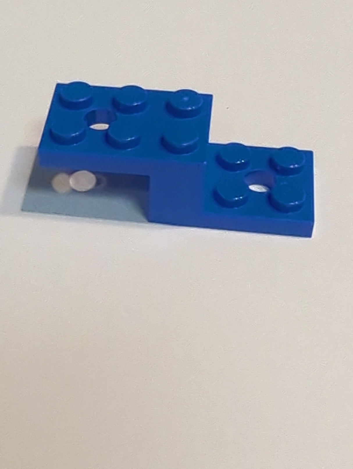 NEU Winkel 5 x 2 x 1 1/3 mit 2 Löchern blau