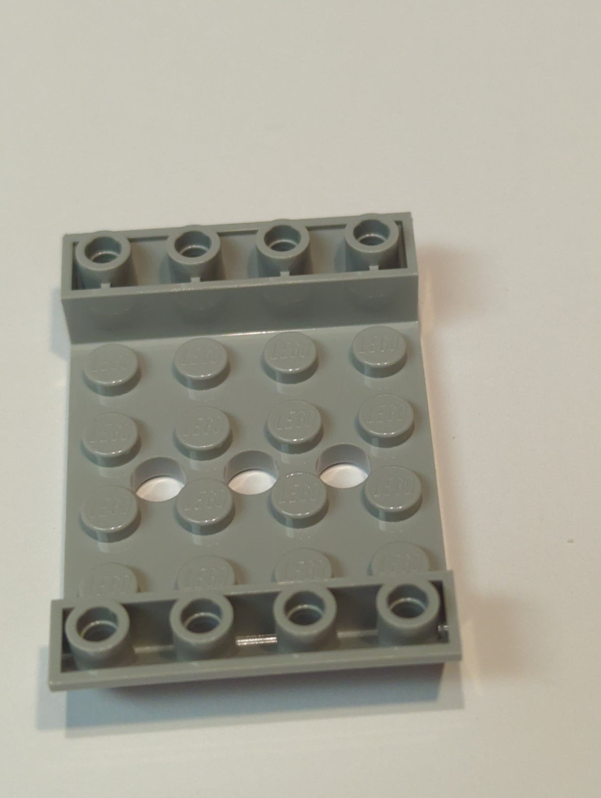 NEU Schrägstein invert 45° 6 x 4 doppelt mit 4 x 4 Ausschnitt und 3 Löchern neuhellgrau