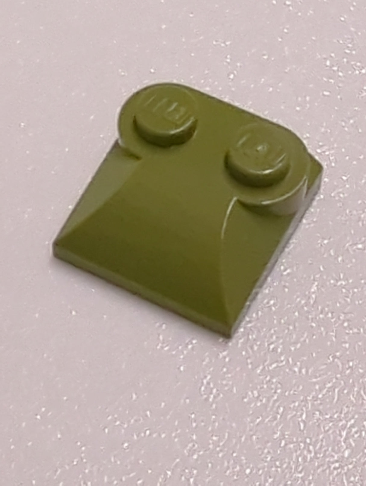 NEU Bogenstein 2 x 2 x 2/3 mit 2 Noppen und gebogenen Seiten olivgrün