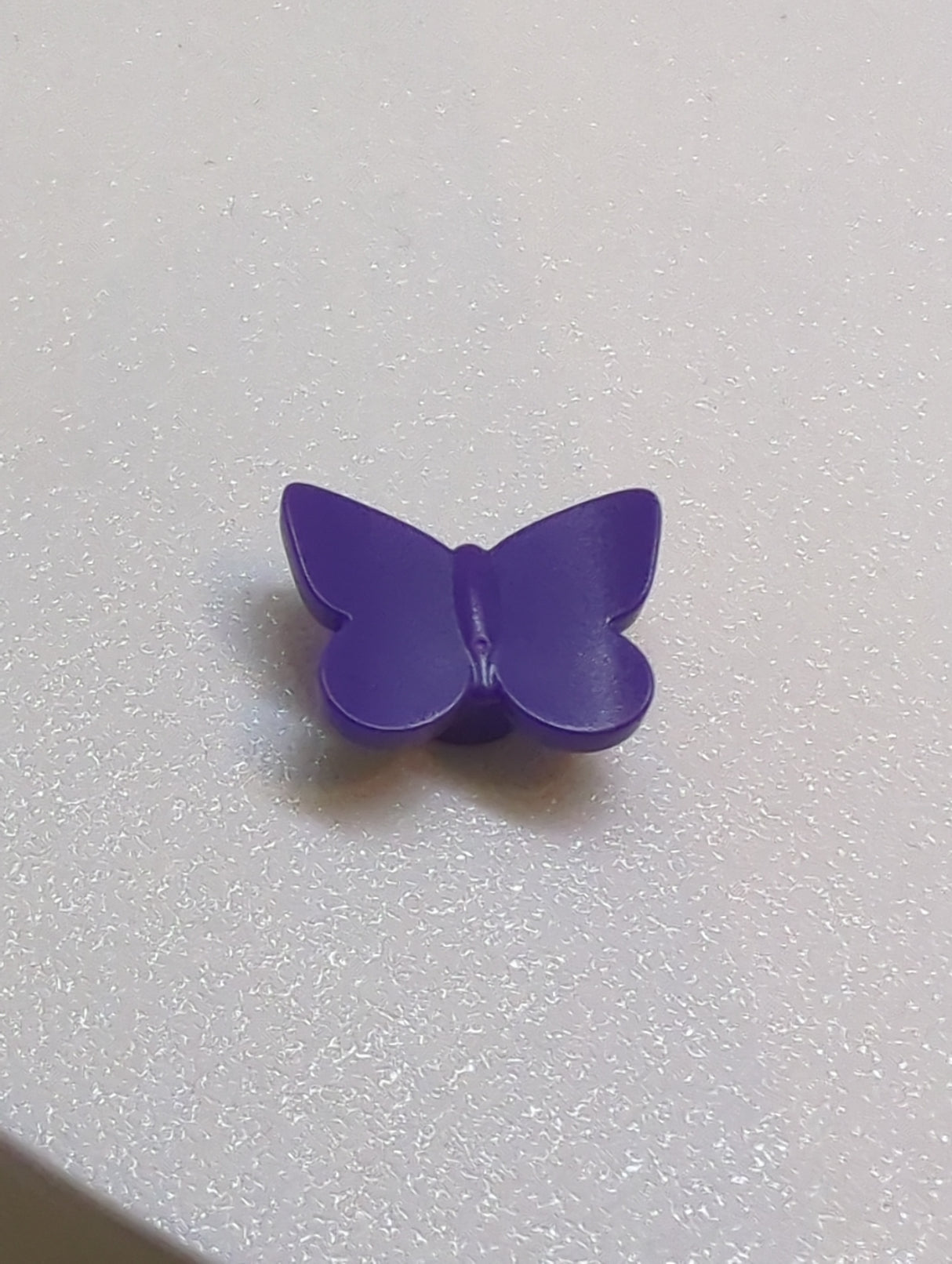 NEU Schmetterling mit Noppenhalter lila