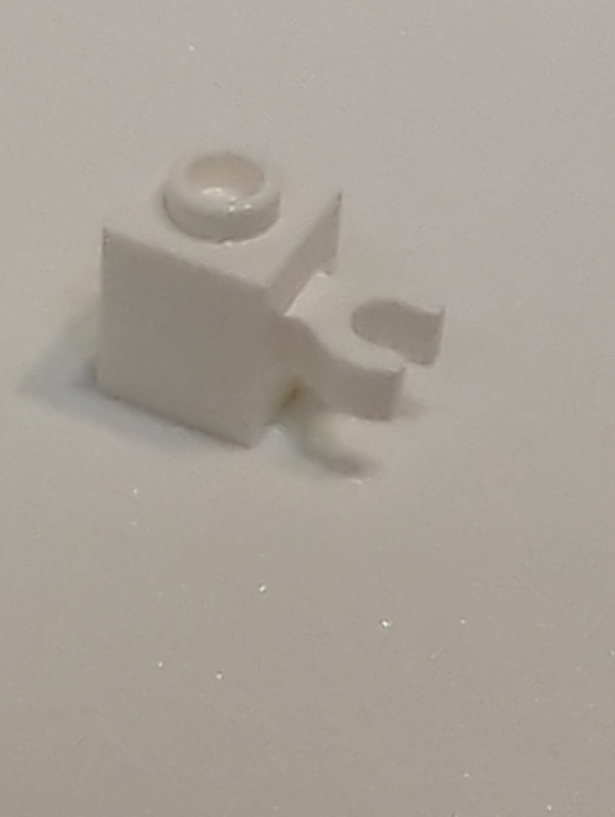 NEU Brick, Modified 1 x 1 with Open O Clip (Vertical Grip) - Hollow Stud weiss white