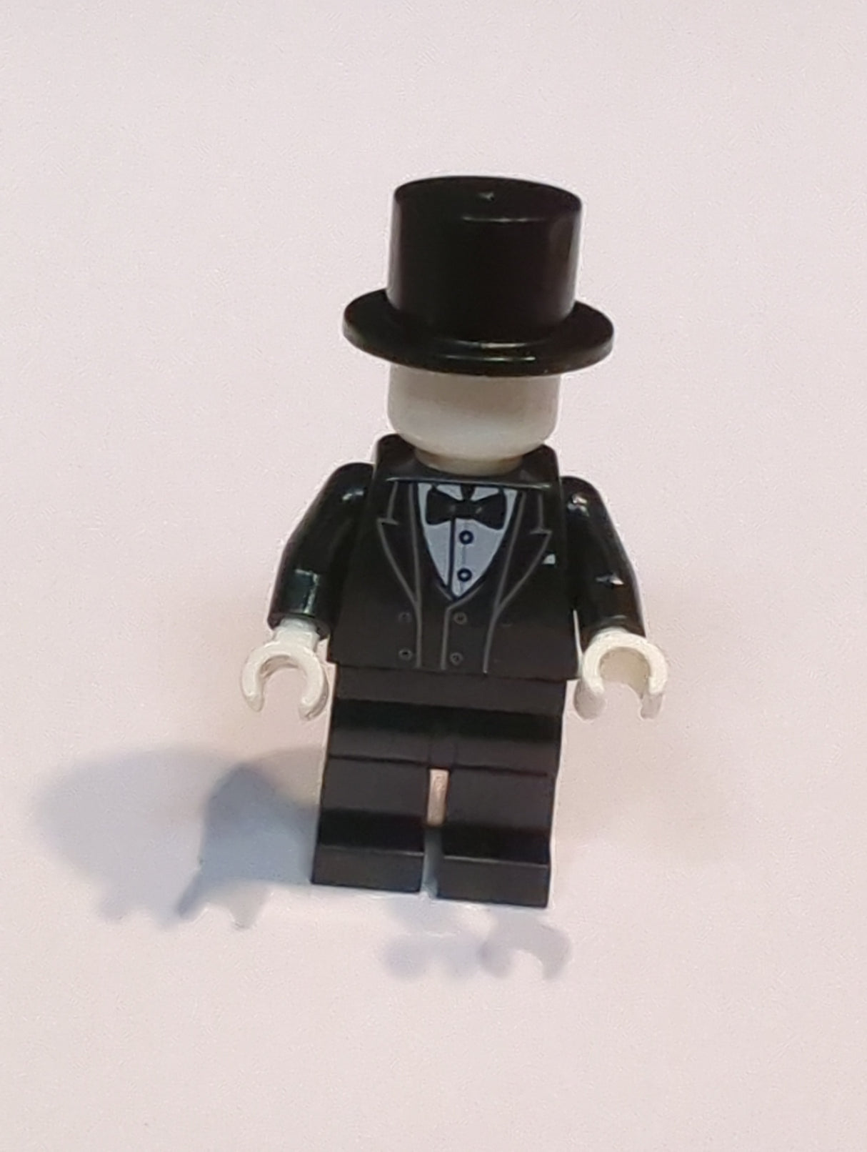 NEU Town Minifigur Tudor House Kurzwaren-Schaufensterpuppe - Schwarzer Smoking, Beine und Zylinder twn512