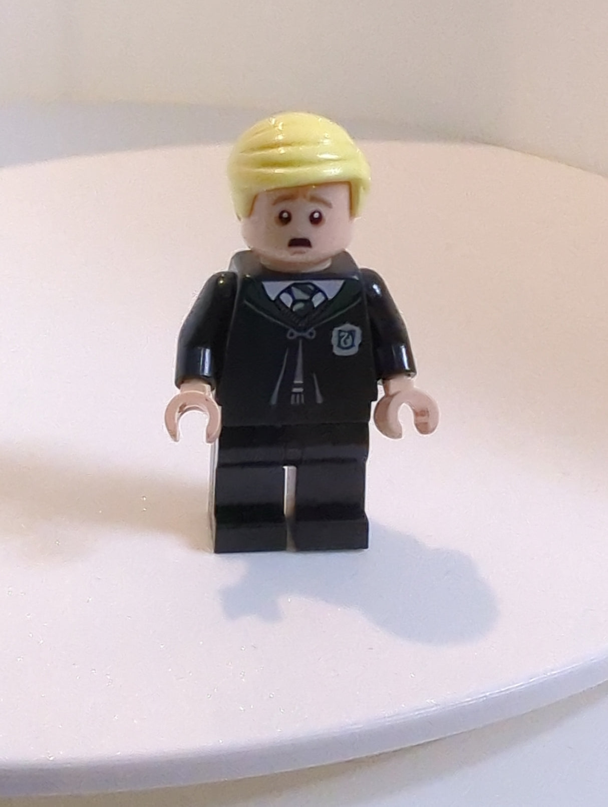NEU Harry Potter Minifigur Draco Malfoy - schwarzer Umhang und Beine hp399