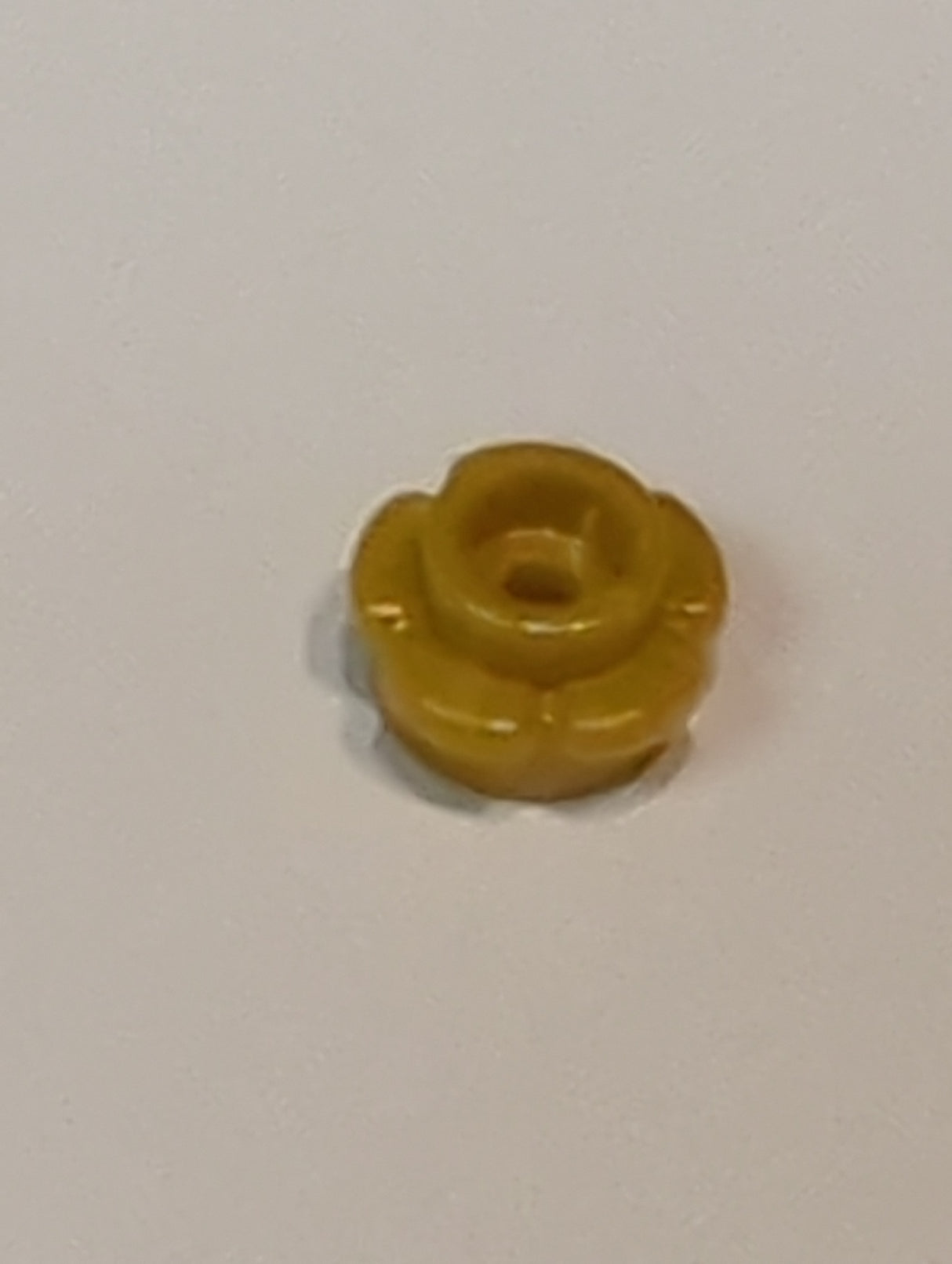 NEU Platte, rund 1 x 1 mit Blumenrand (5 Blütenblätter) pearlgold