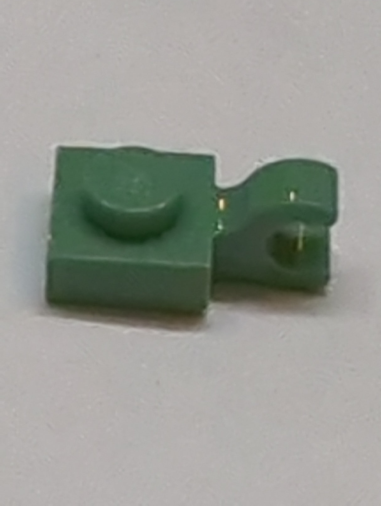 NEU Platte, modifiziert 1 x 1 mit offenem O-Clip (horizontal) neuhellgrau