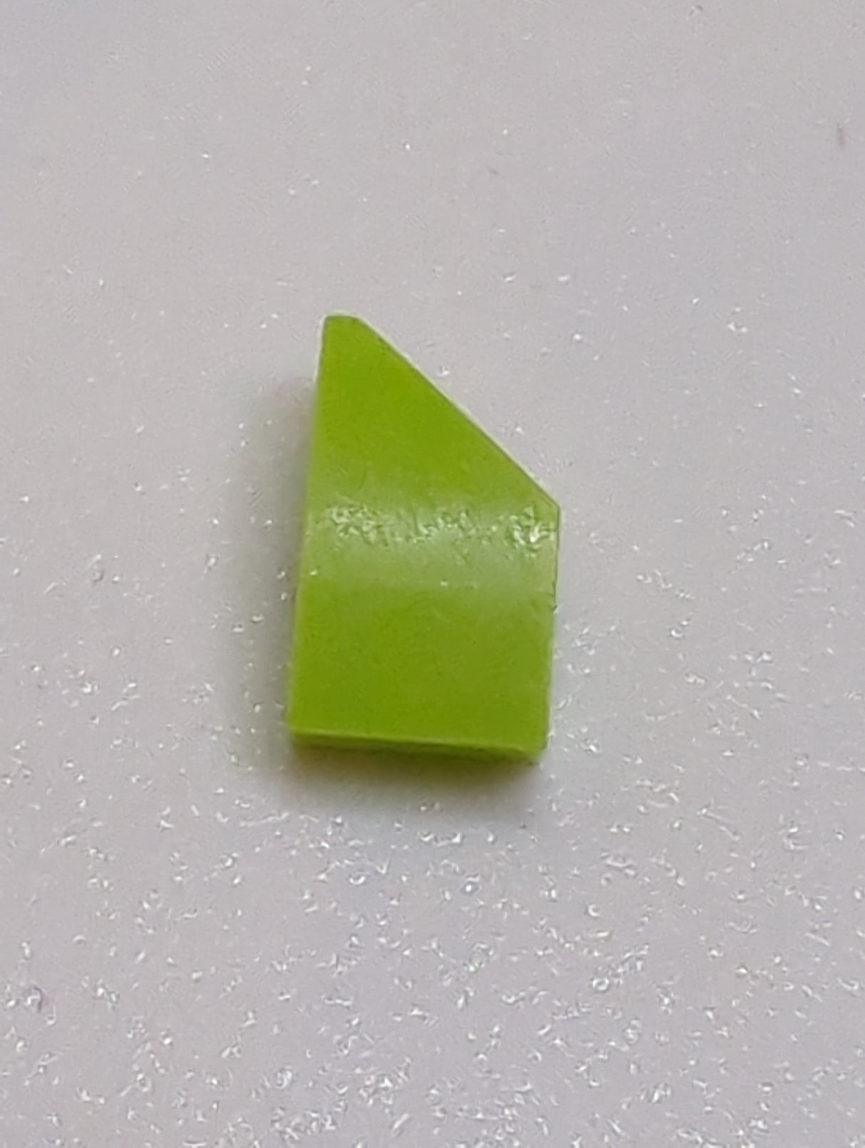 2x1 Fliese gebogen Keil rechts lindgrün