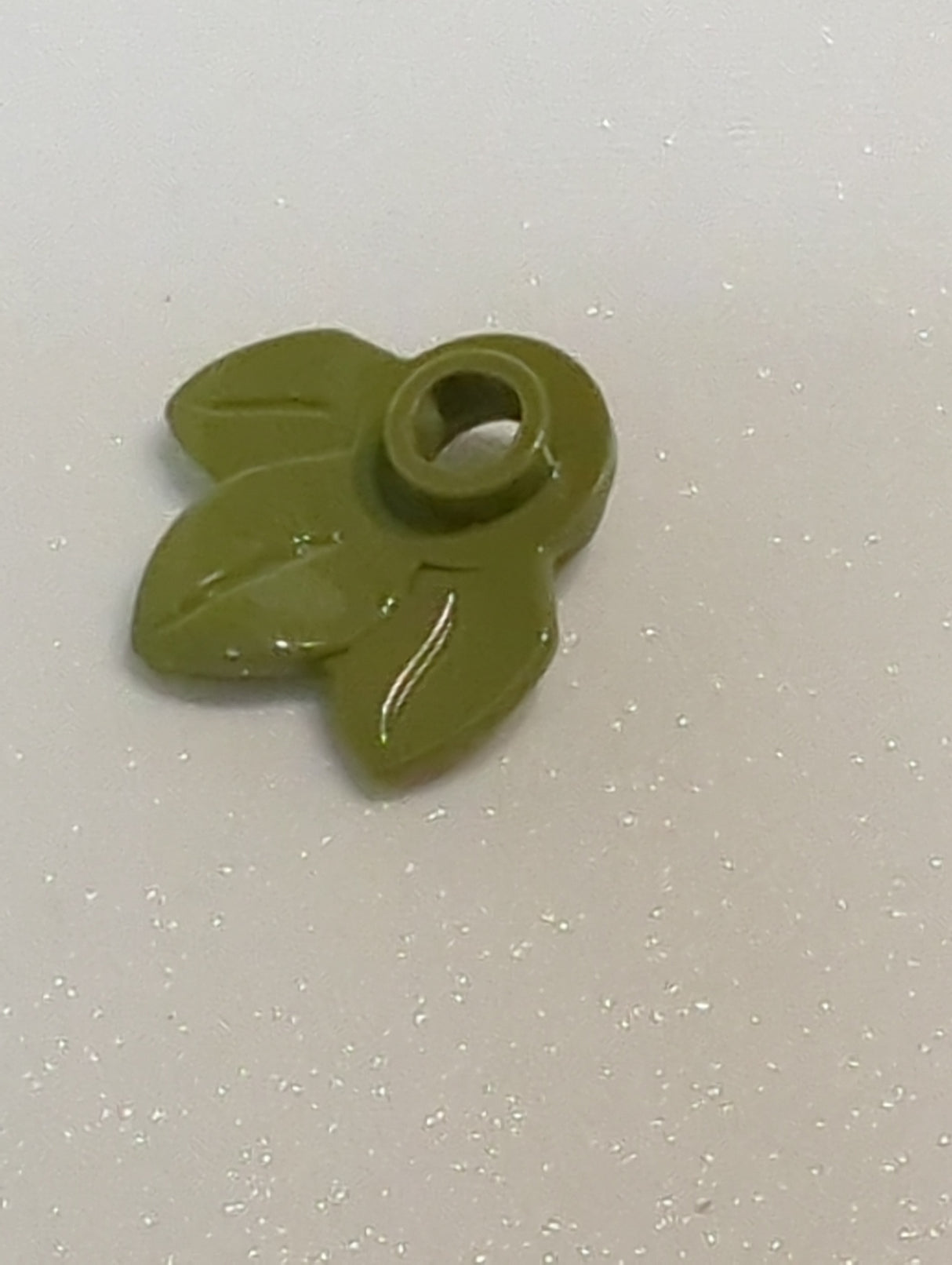 NEU 1 x 1 Pflanzenblatt 3fach olivgrün