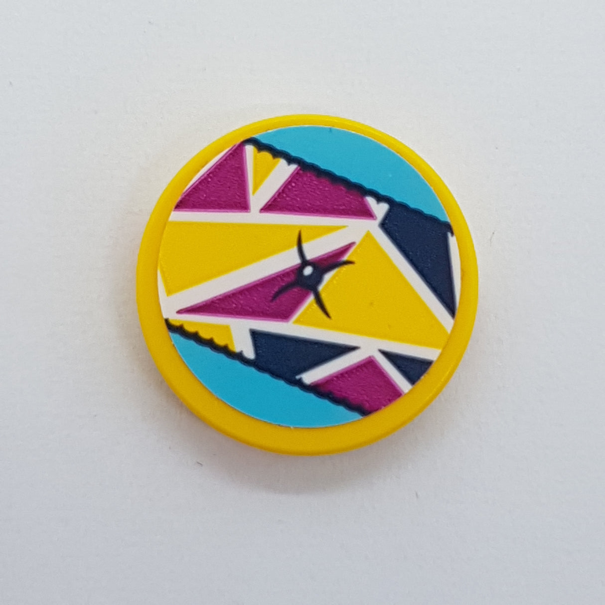 2x2 Fliese rund beklebt with Bottom Stud Holder with Cushion, Triangles and Stitching Pattern (Sticker) - Set 41324 gelb yellow