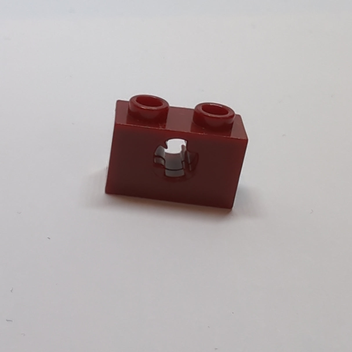 1x2 Technik Stein mit Achsenloch ( x Öffnung) dunkelrot dark red