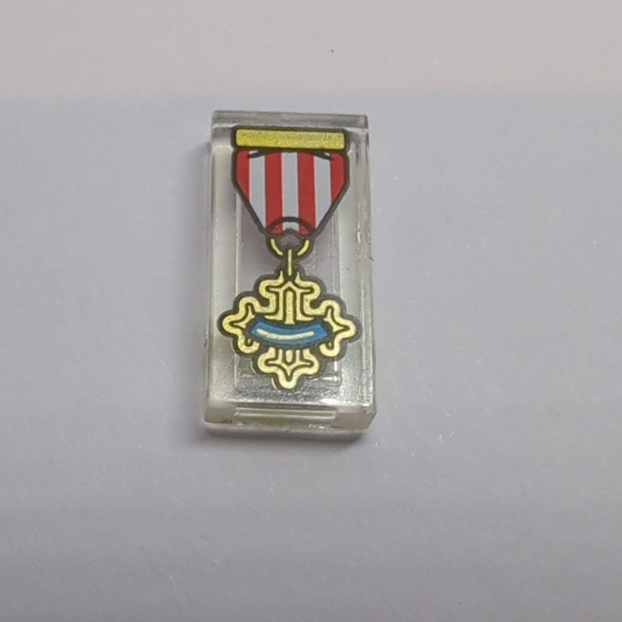 1x2 Fliese bedruckt with Red and White Ribbon, Gold Cross Medal with Dark Azure Stripe transparent weiß trans clear
