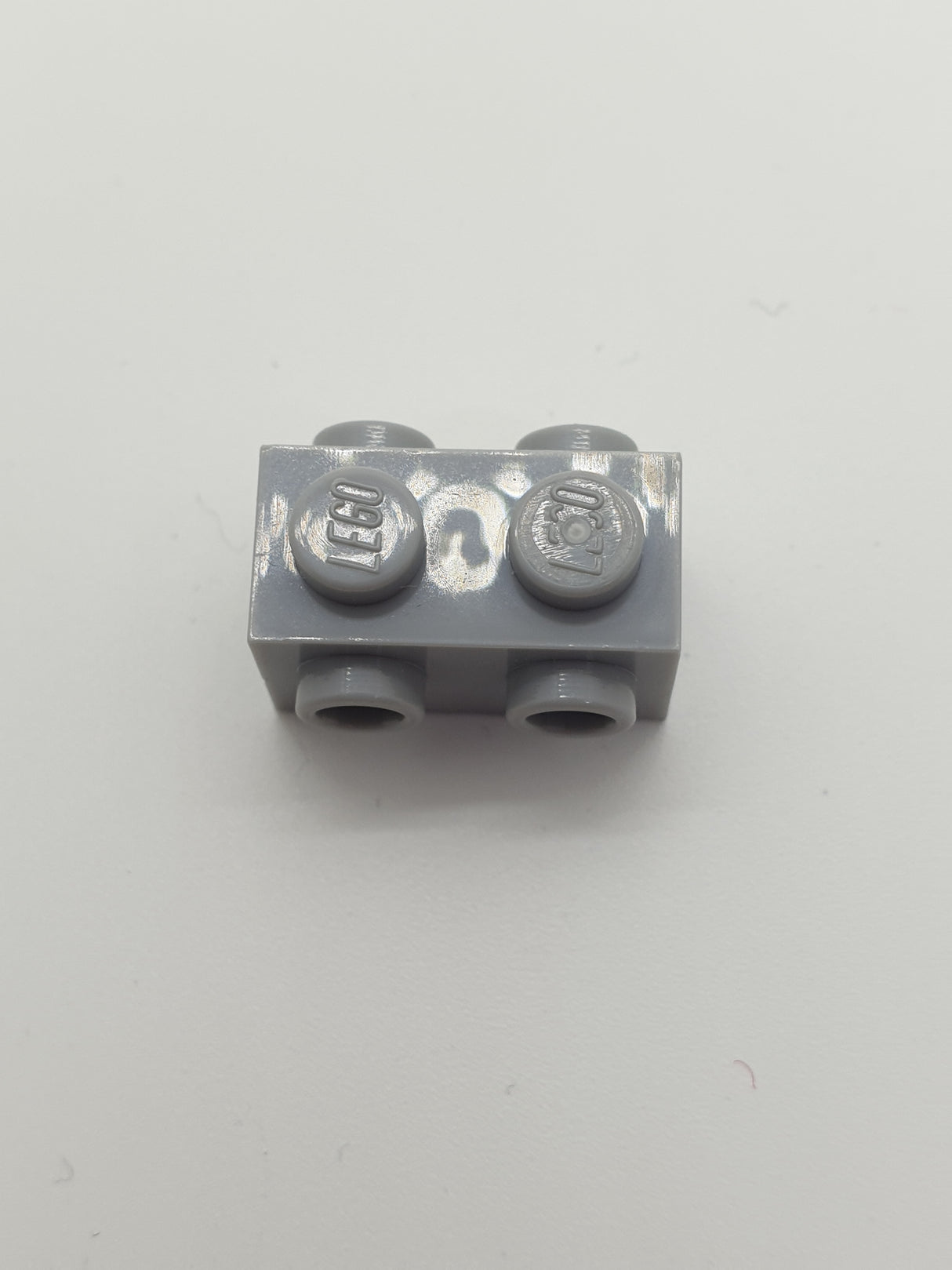 1x2x1 modifizierter Stein mit 2 Noppen an beiden Seiten neuhellgrau