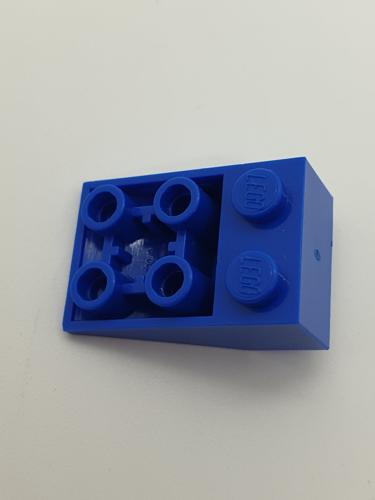 2x3 Invertstein 25° mit Verbindung zwischen den Noppen blau