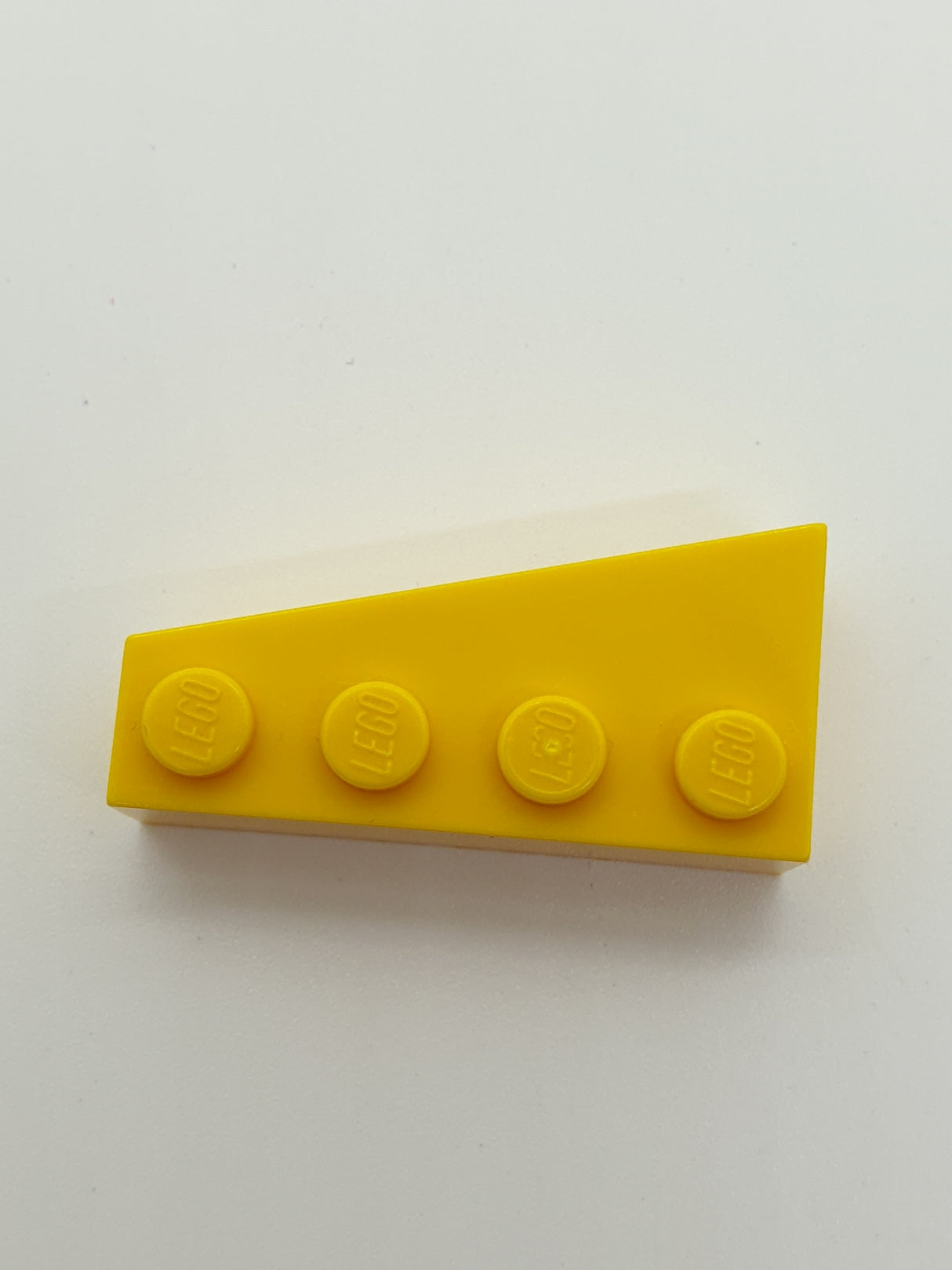 2x4 Dachstein / Keil rechts gelb