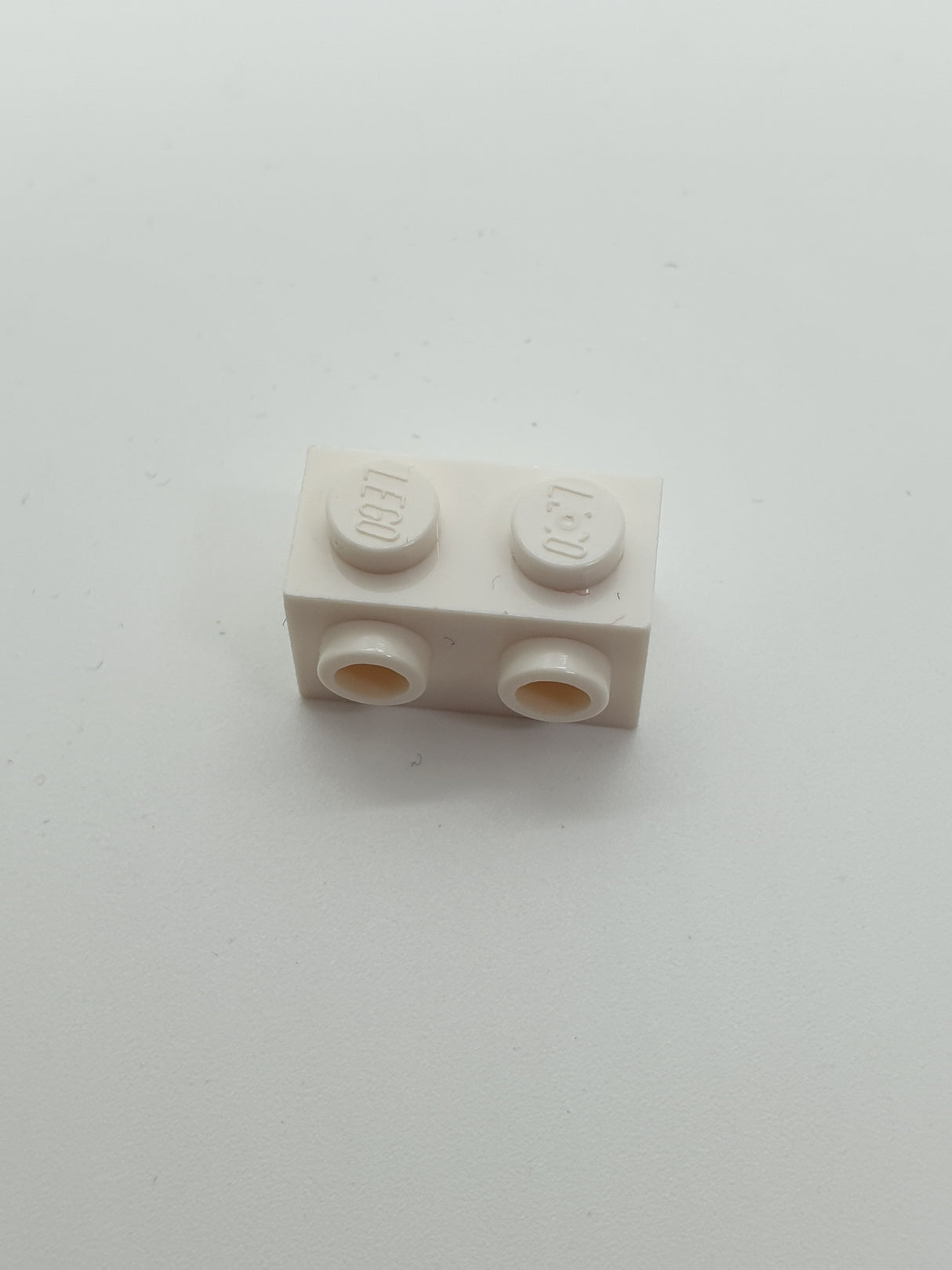 1x2 modifizierter Stein mit 2 Noppen an einer Seite weiß white