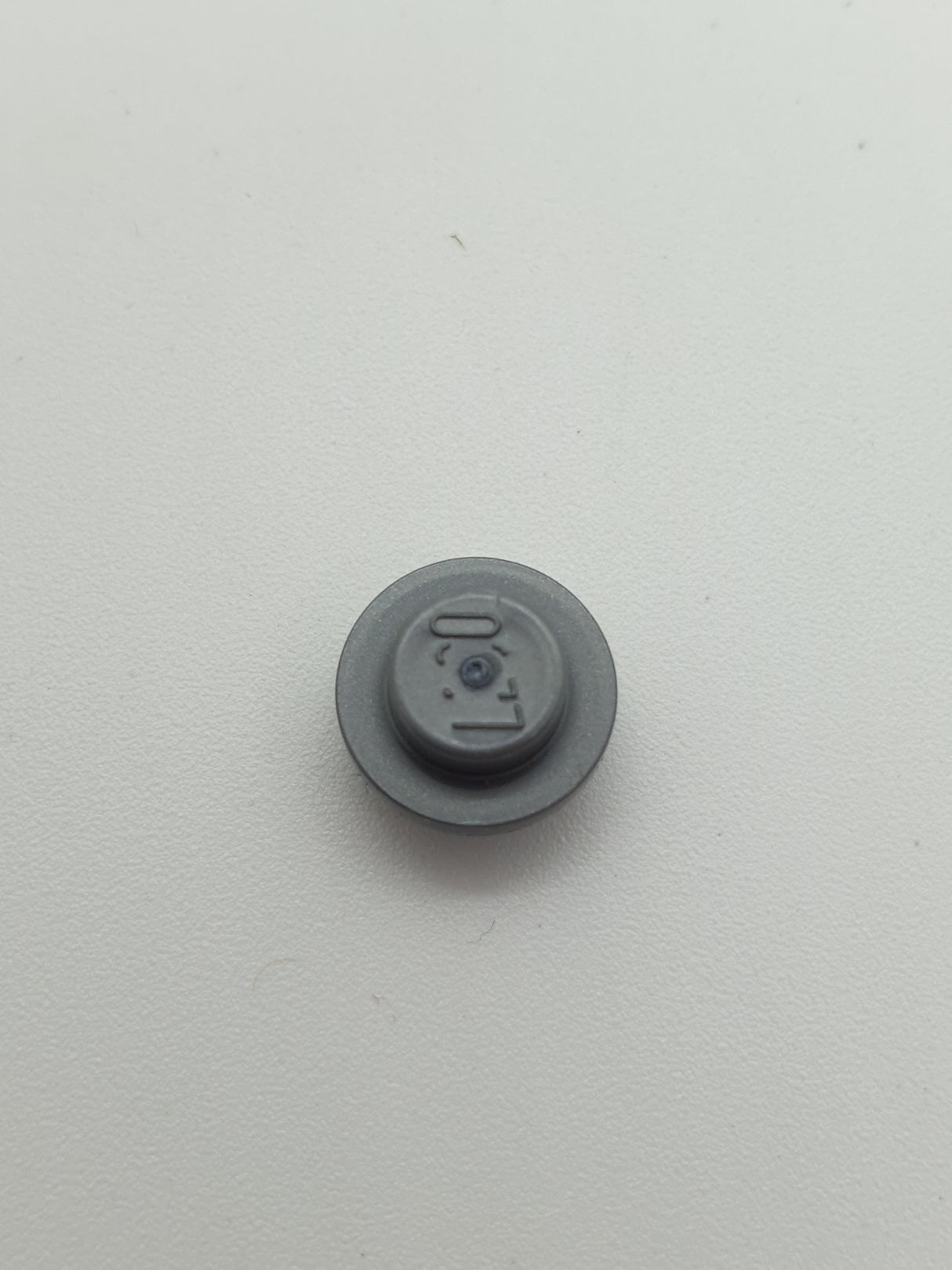 1x1 Rundstein flach pearlsilber