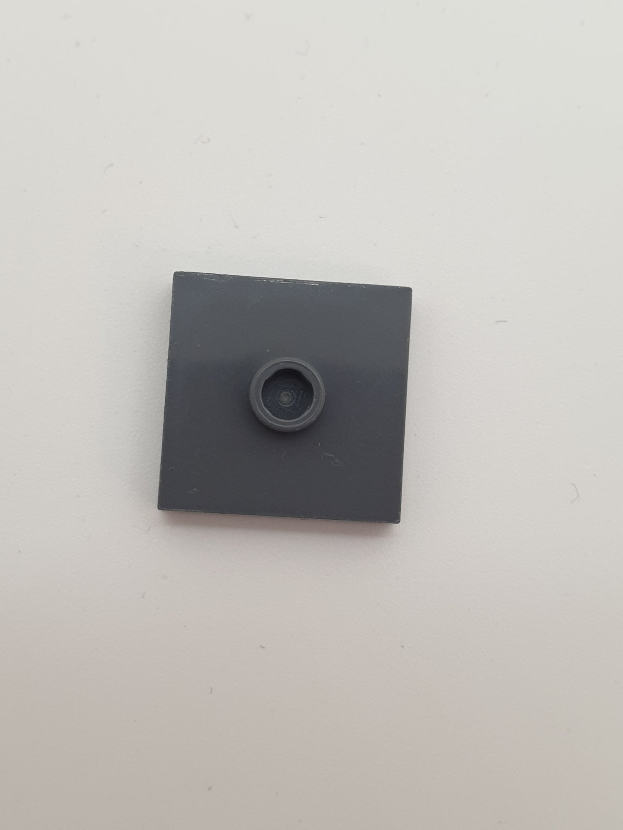 2x2 Fliese modifiziert mit einer Noppe neudunkelgrau