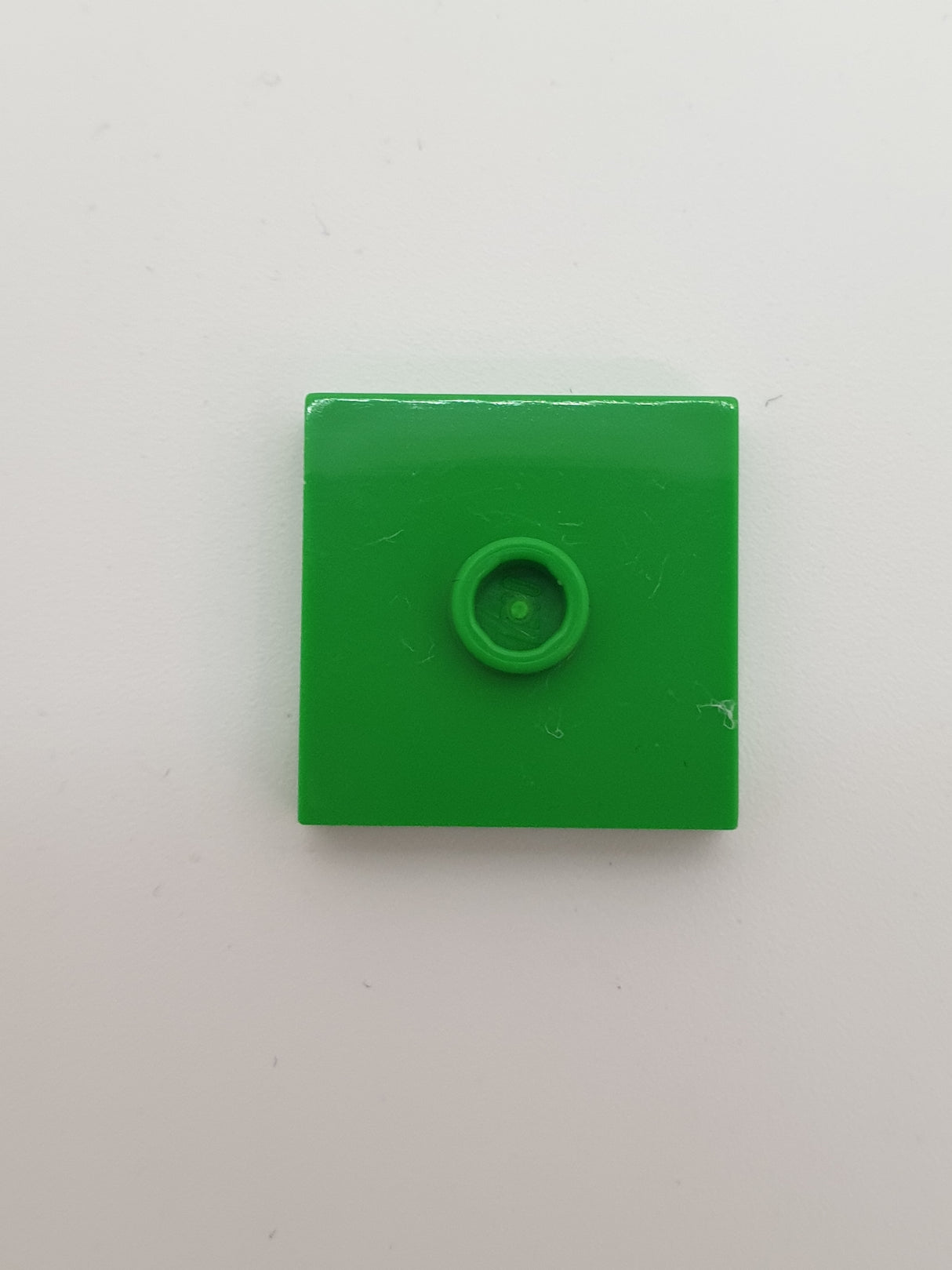 2x2 Fliese modifiziert mit einer Noppe mediumgrün
