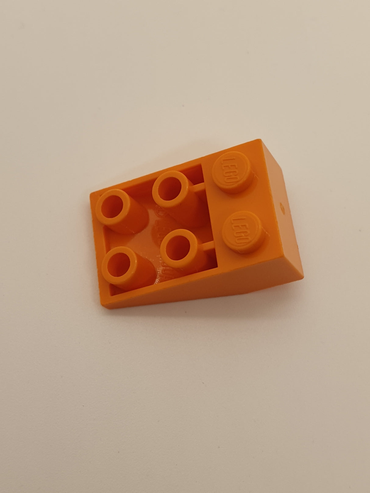 2x3 Invertstein 25° mit Verbindung zwischen den Noppen orange
