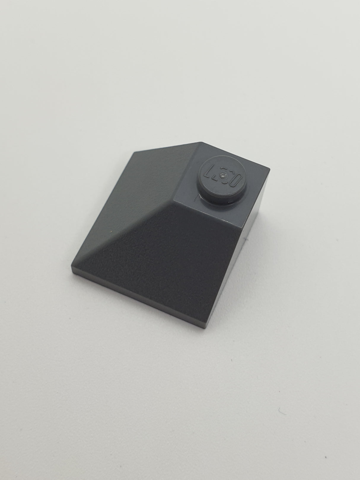 2x2 Dachstein Ecke 45° aussen neudunkelgrau