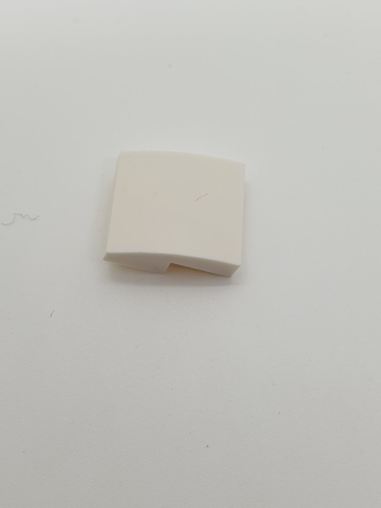 2x2 Halbbogenstein flach keine Noppen weiß white