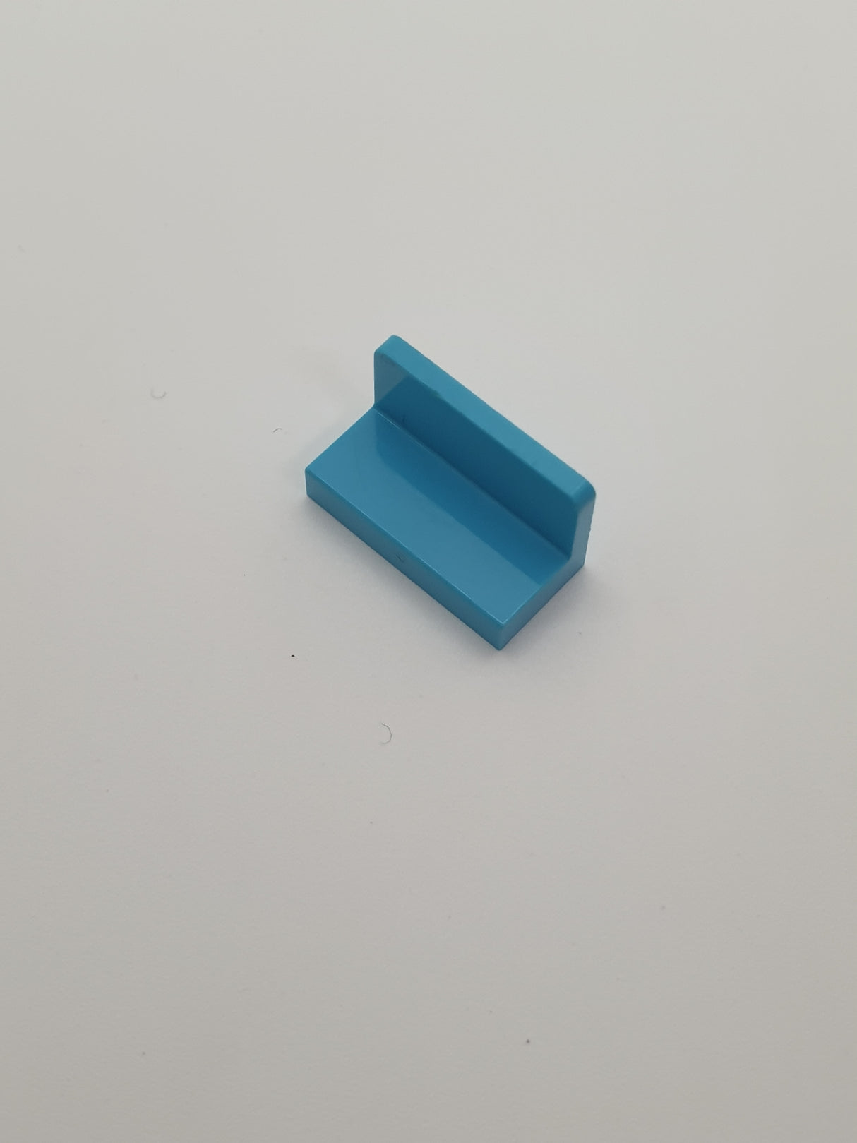 1x2x1 modifizierte Fliese Wandelement runde Ecken medium azur medium azure