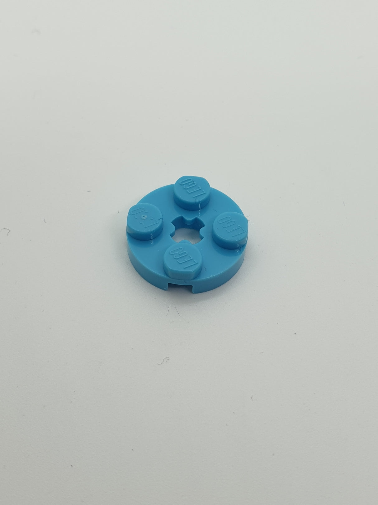 2x2 Rundplatte mit Achsenloch (+) azur medium azure