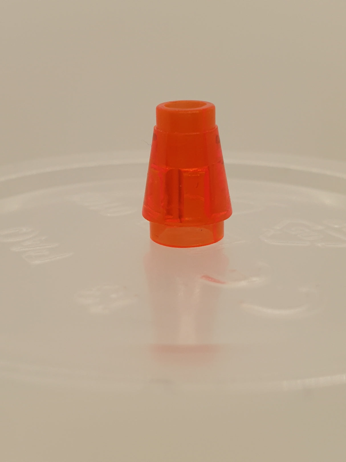 1x1 Kegel mit Rand/Nut transparent neonorange