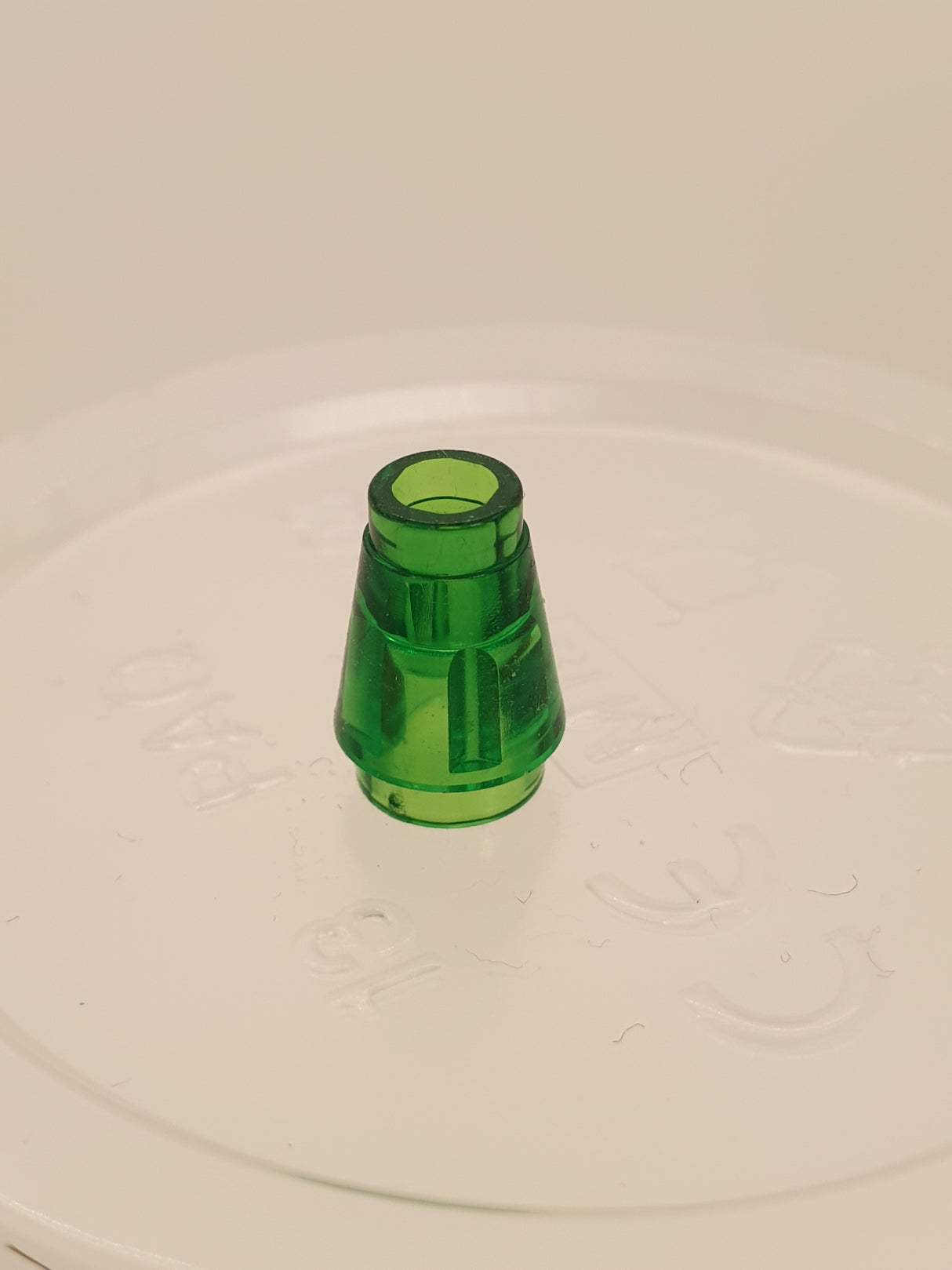 1x1 Kegel mit Rand/Nut transparent grün