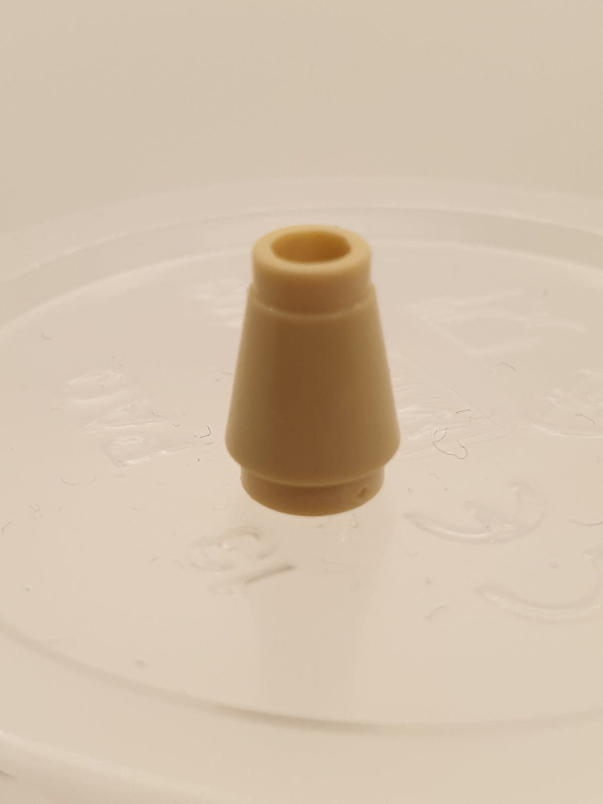 1x1 Kegel mit Rand/Nut beige tan