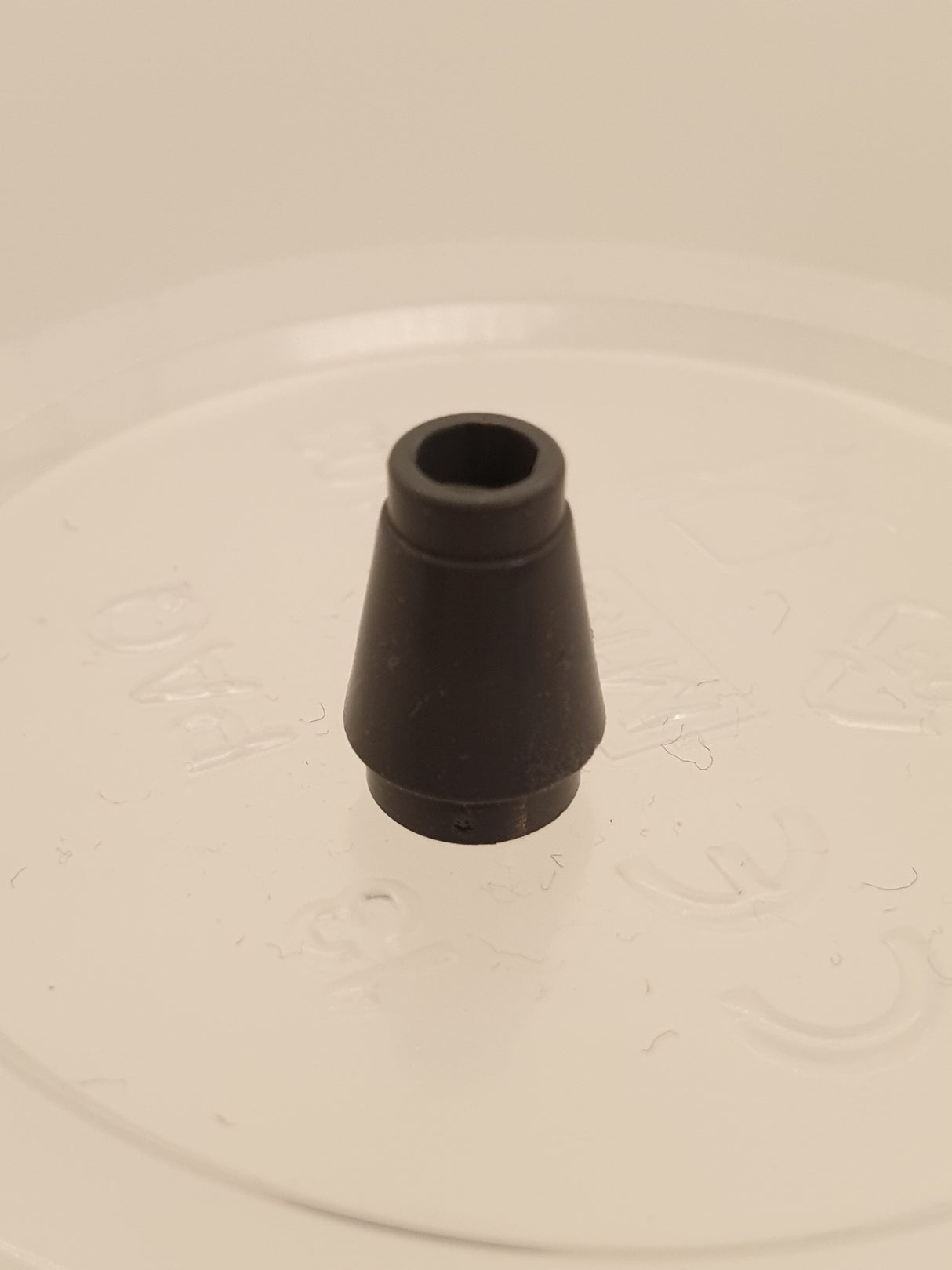 1x1 Kegel mit Rand/Nut neudunkelgrau