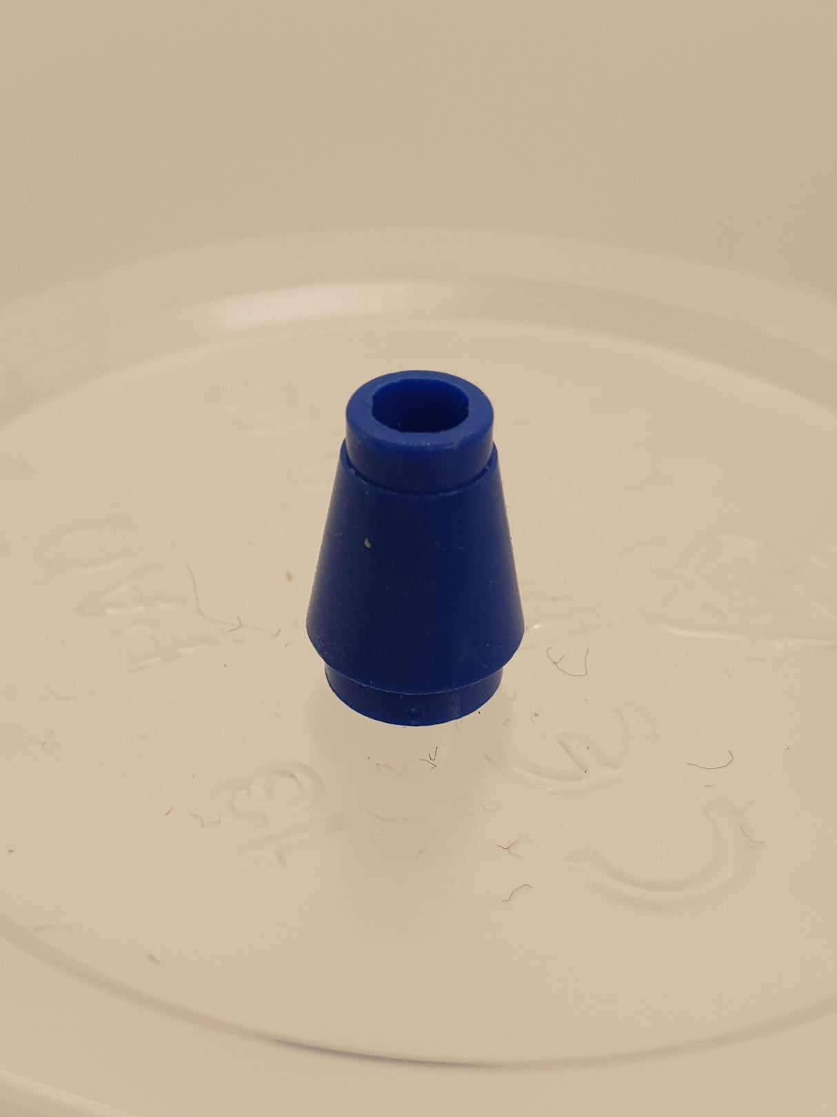 1x1 Kegel mit Rand/Nut blau