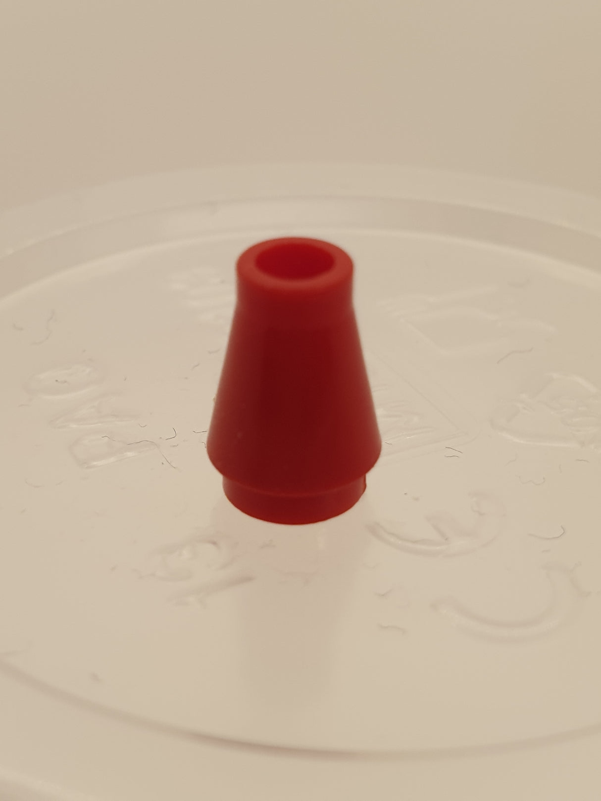 1x1 Kegel ohne Rand/Nut rot