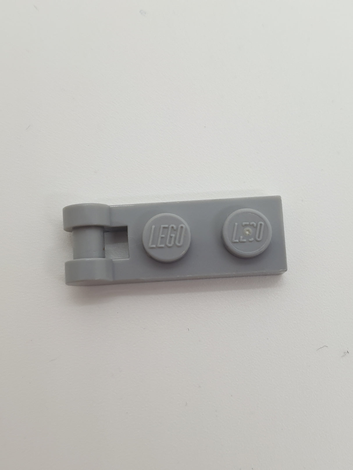 1x2 modifizierte Platte mit Halter/Griff neuhellgrau