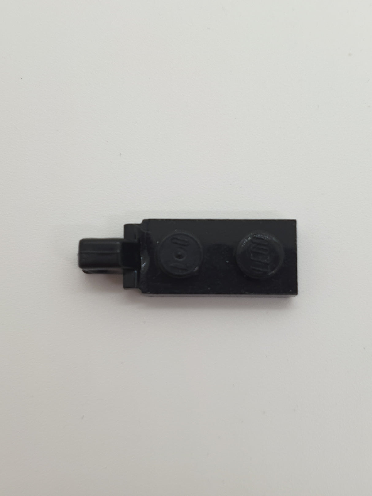 1x2 Scharnierplatte mit 1 Finger mit Nut schwarz black