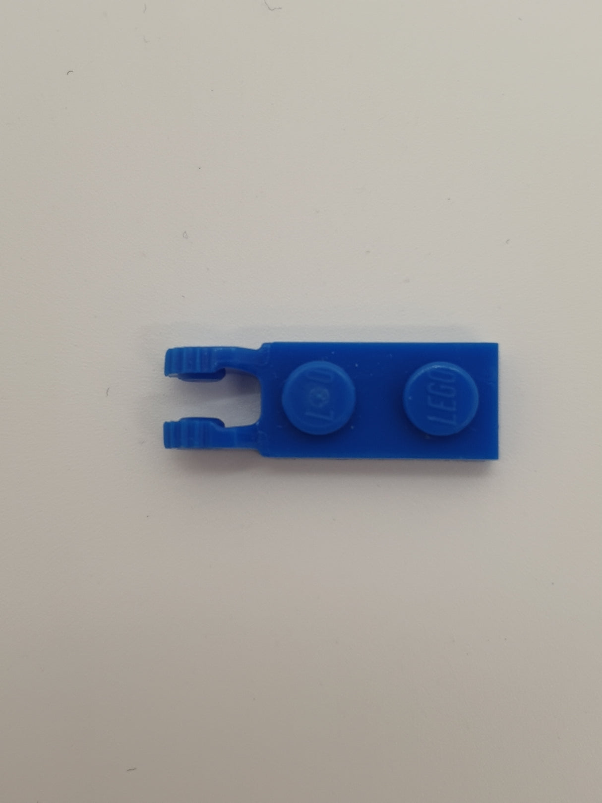 1x2 Scharnierplatte mit 2 Fingern mit Nut blau