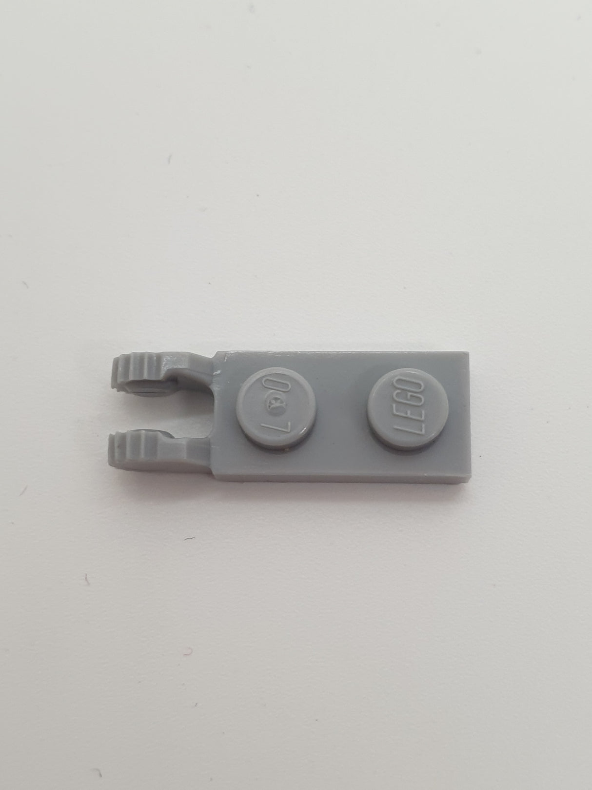 1x2 Scharnierplatte mit 2 Fingern mit Nut neuhellgrau