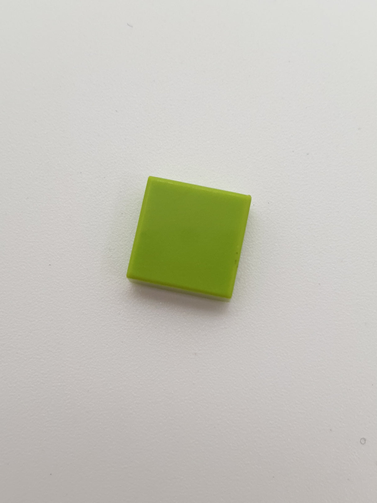 1x1 Fliese lindgrün