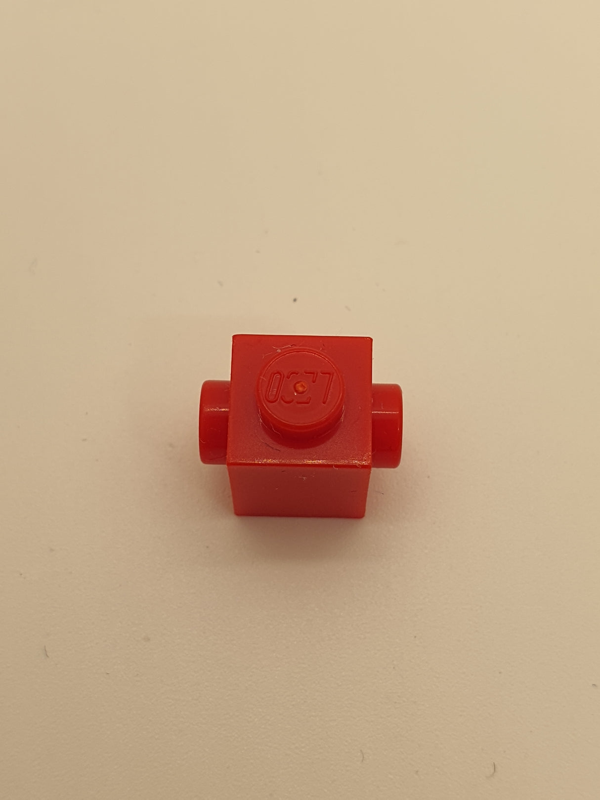 1x1 modifizierter Stein mit 2 Noppen rot