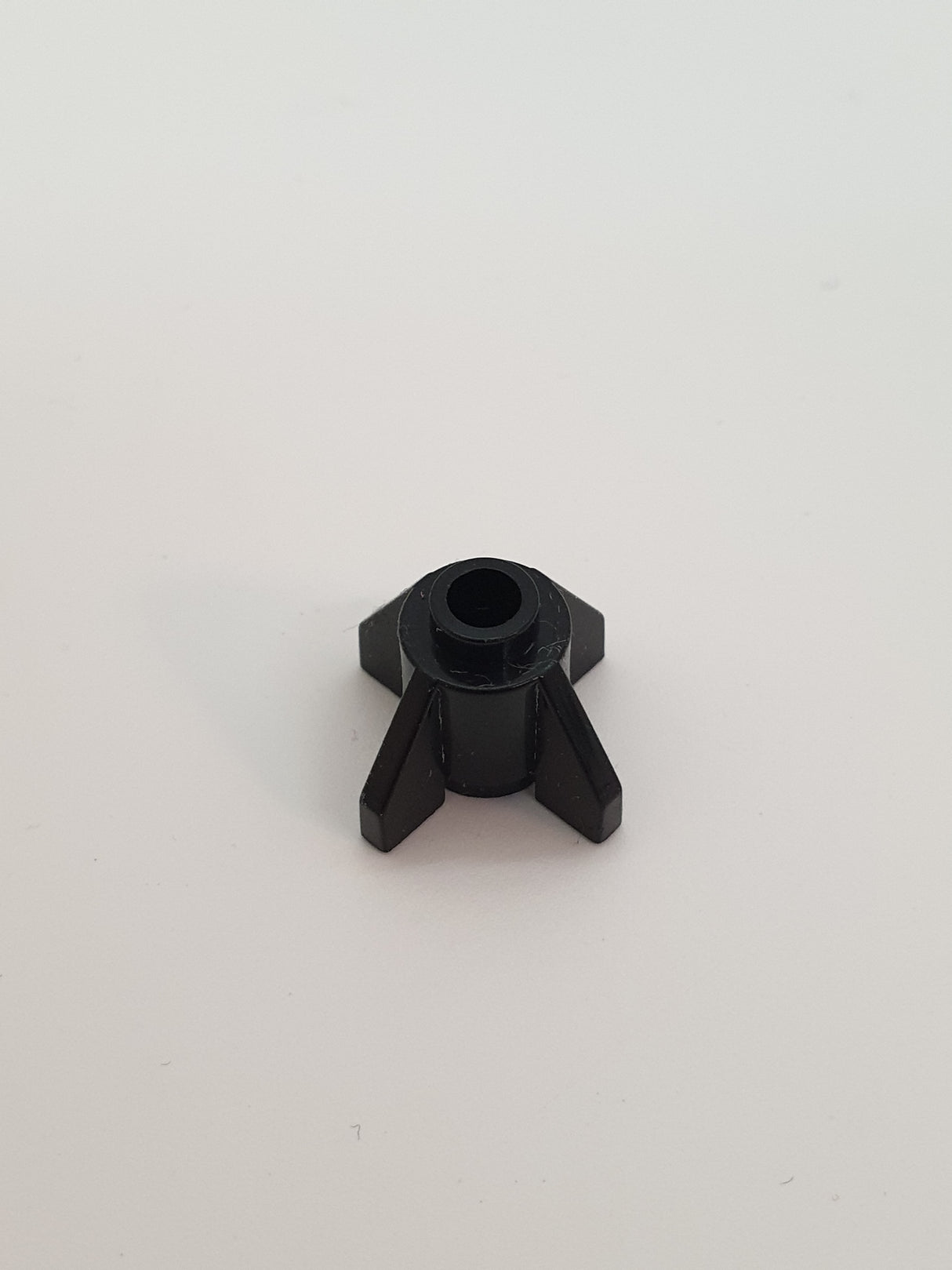 1x1 Rundstein/rakete mit Flossen schwarz black