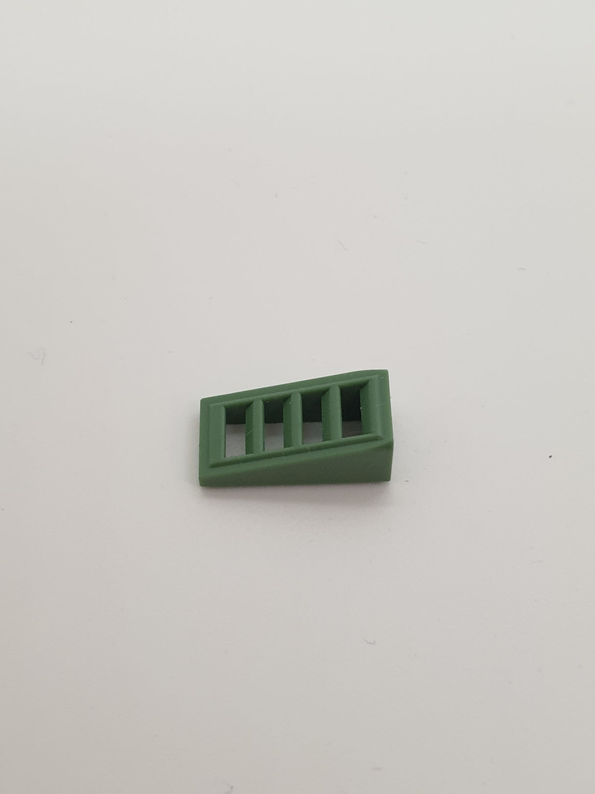 1x2x2/3 Dachstein mit 4 Gitter sandgrün