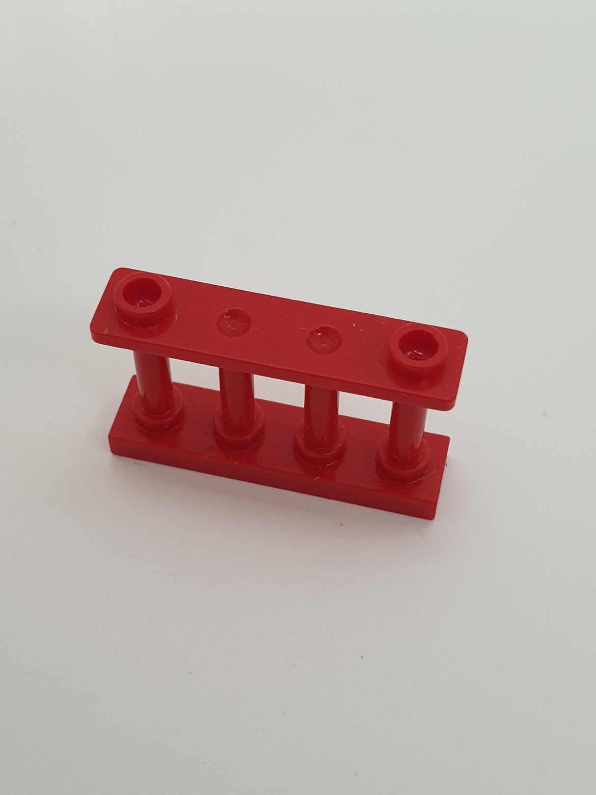 1x4x2 Zaun/Gitter mit 2 Noppen rot