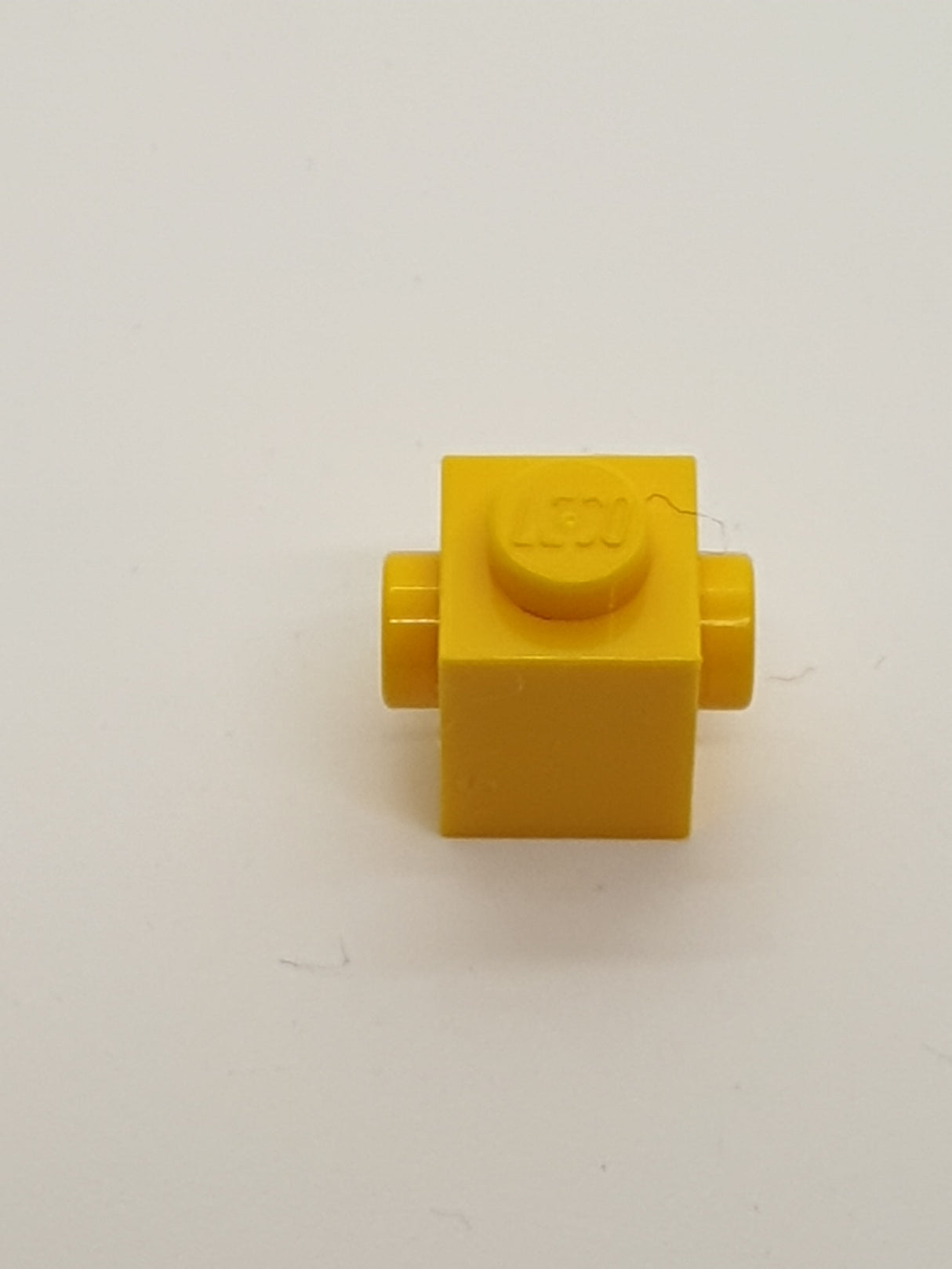 1x1 modifizierter Stein mit 2 Noppen gelb