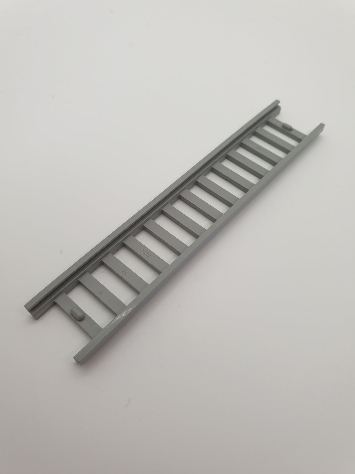 14x2x5 Leiter mit 13 Stufen althellgrau light gray