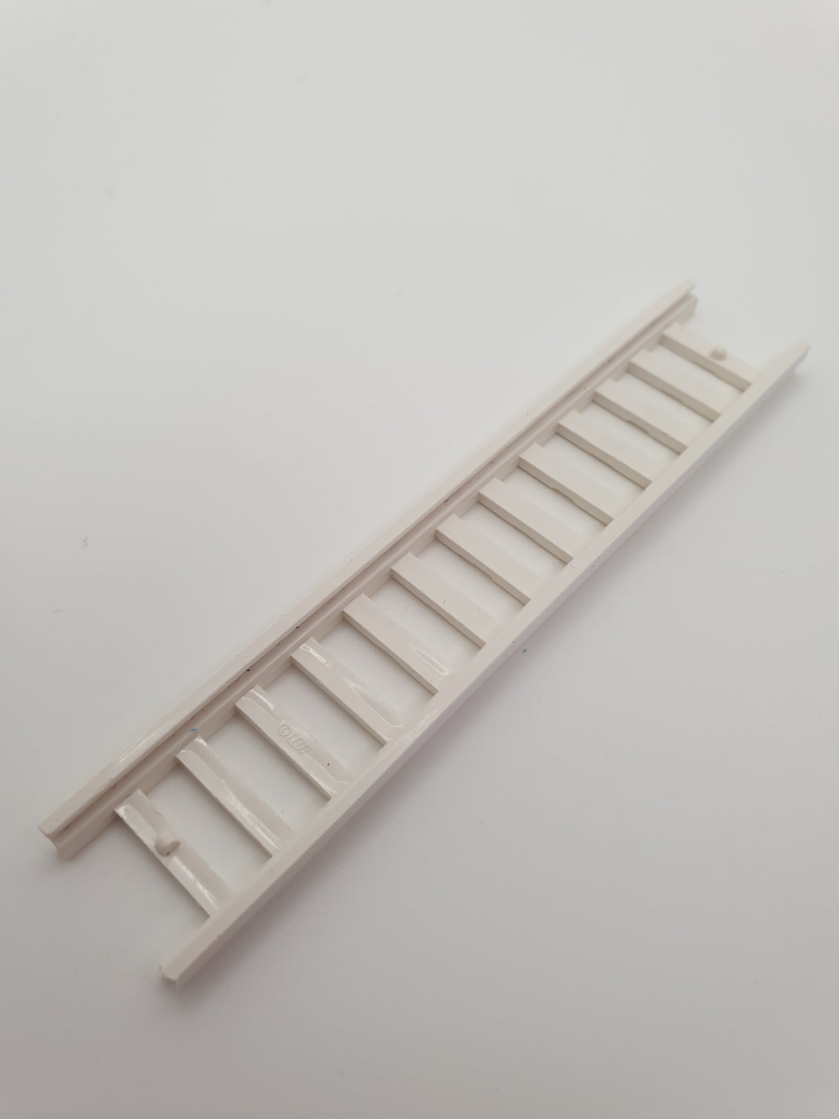 14x2x5 Leiter mit 13 Stufen weiß white