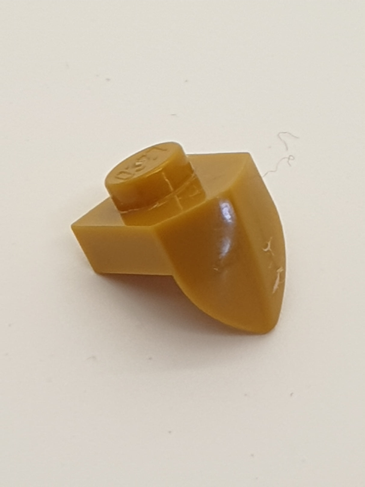 1x1 modifizierte Platte mit Zahn vertikal pearlgold pearl gold