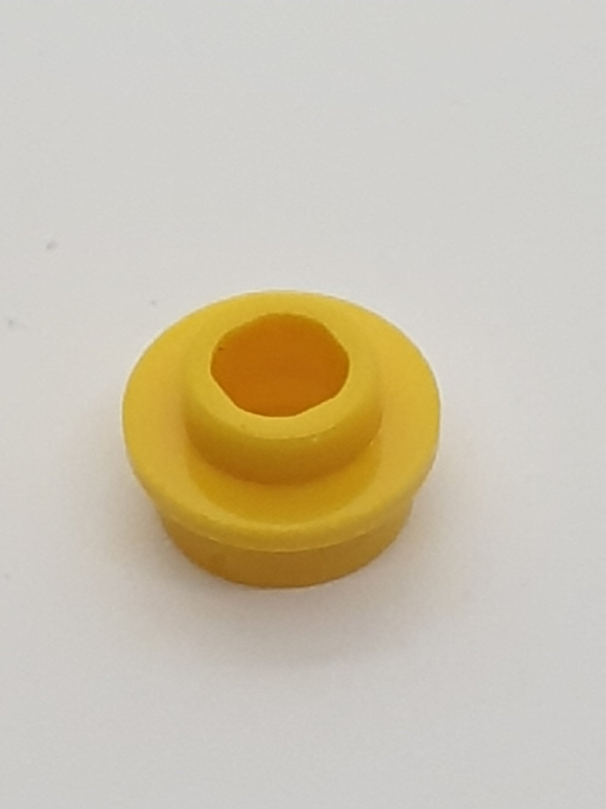 1x1 Rundstein flach mit Loch gelb