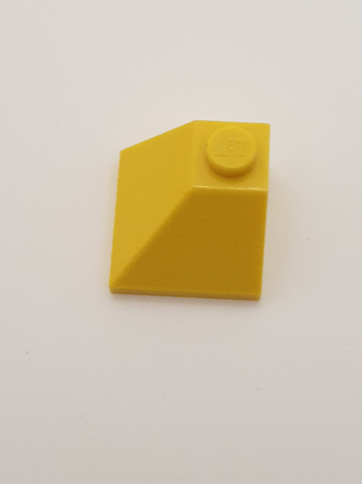 2x2 Dachstein Ecke 45° Aussen gelb